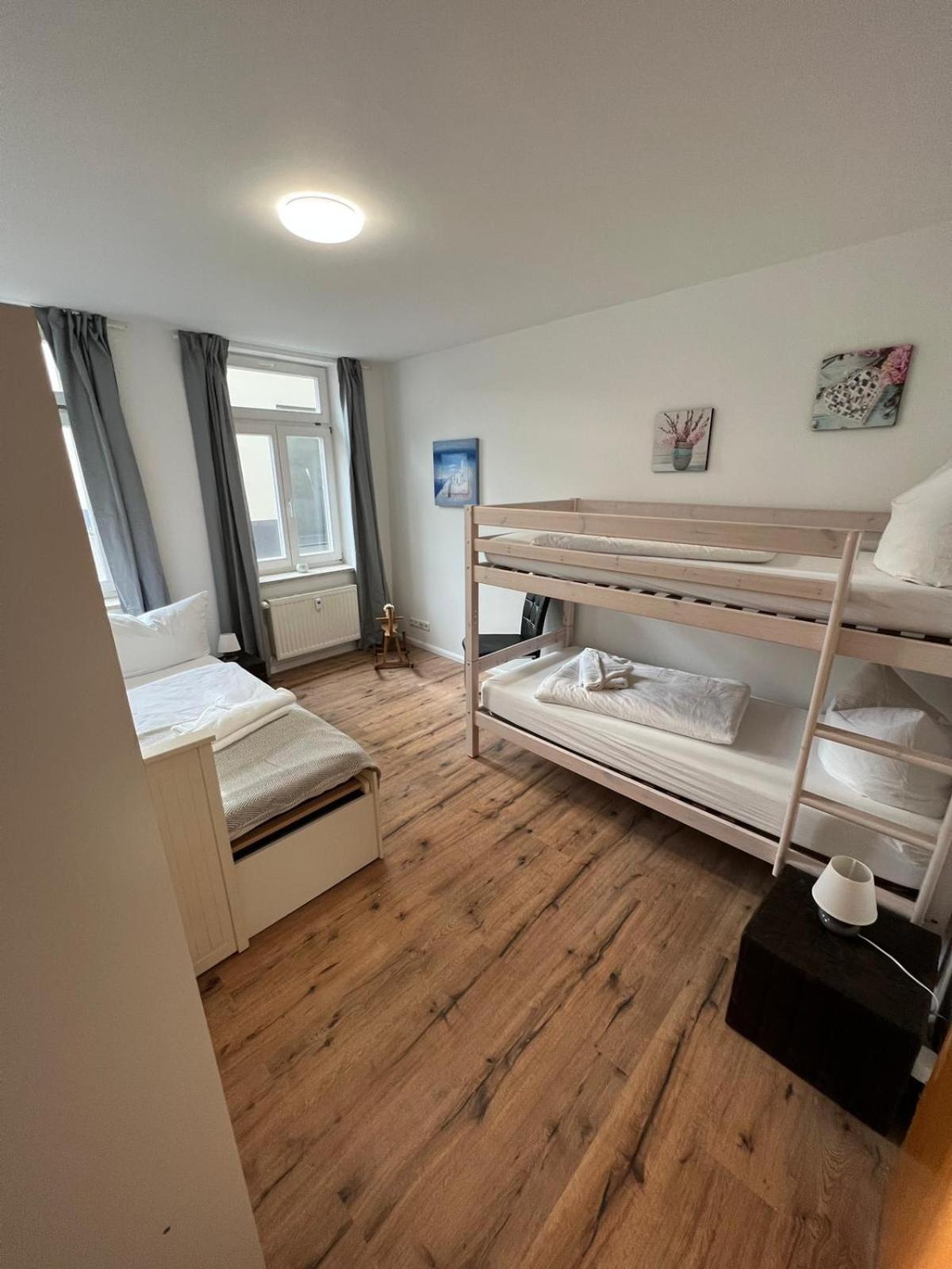 Apartment Bernstein Ruhig, Familienfreundlich Mit Garten Rostock Kültér fotó
